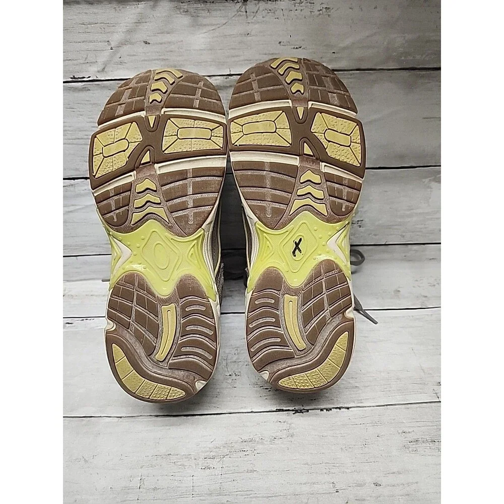 Vionic 23WALK Womens Size 8 Gray Suede Athletic Running Walking Shoes Sneakers